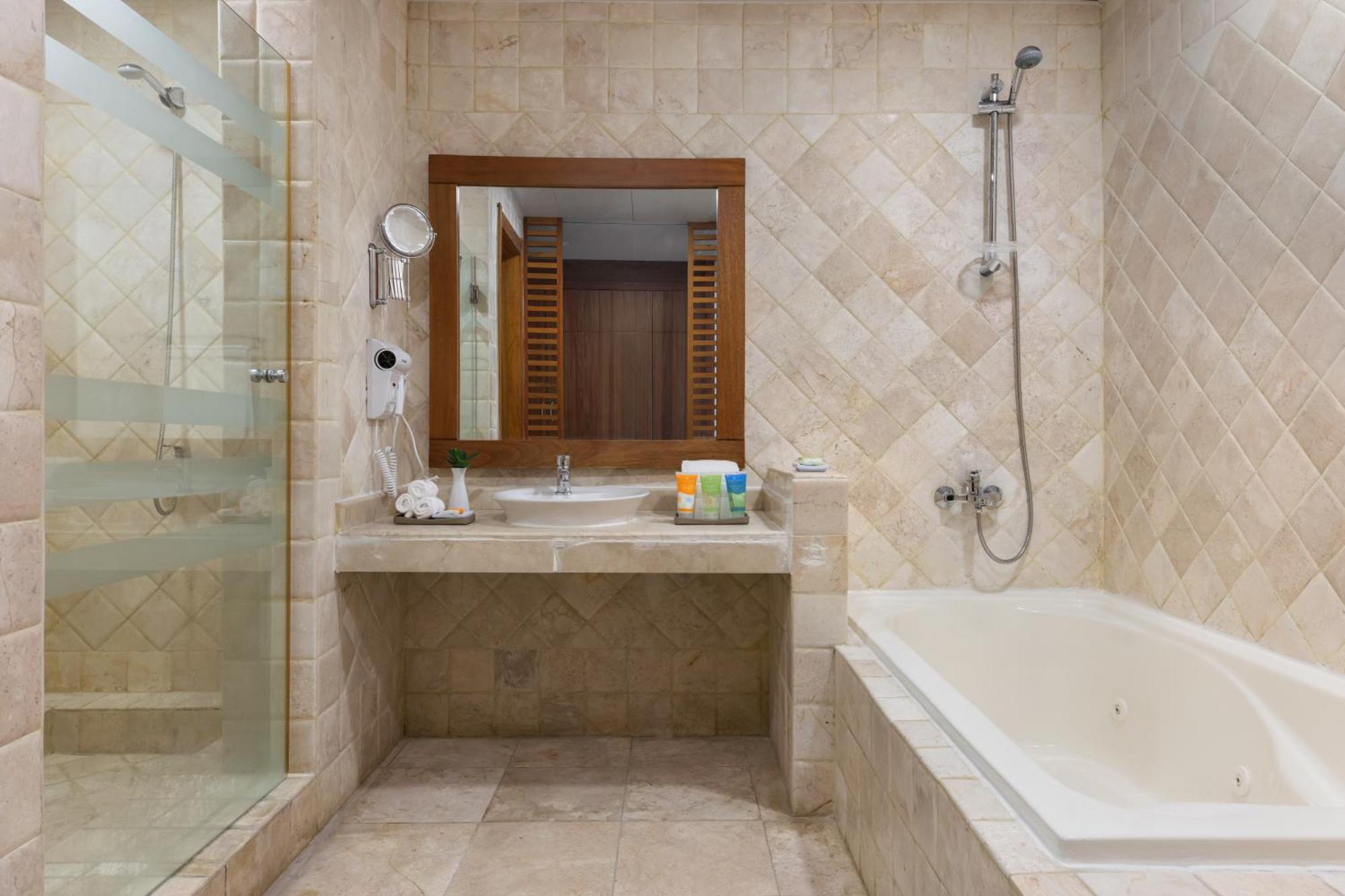 Deluxe Family Suite