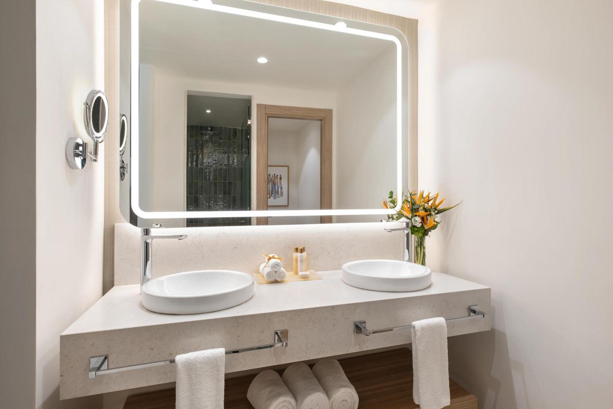 Preferred Club Junior Suite Swim Out Double