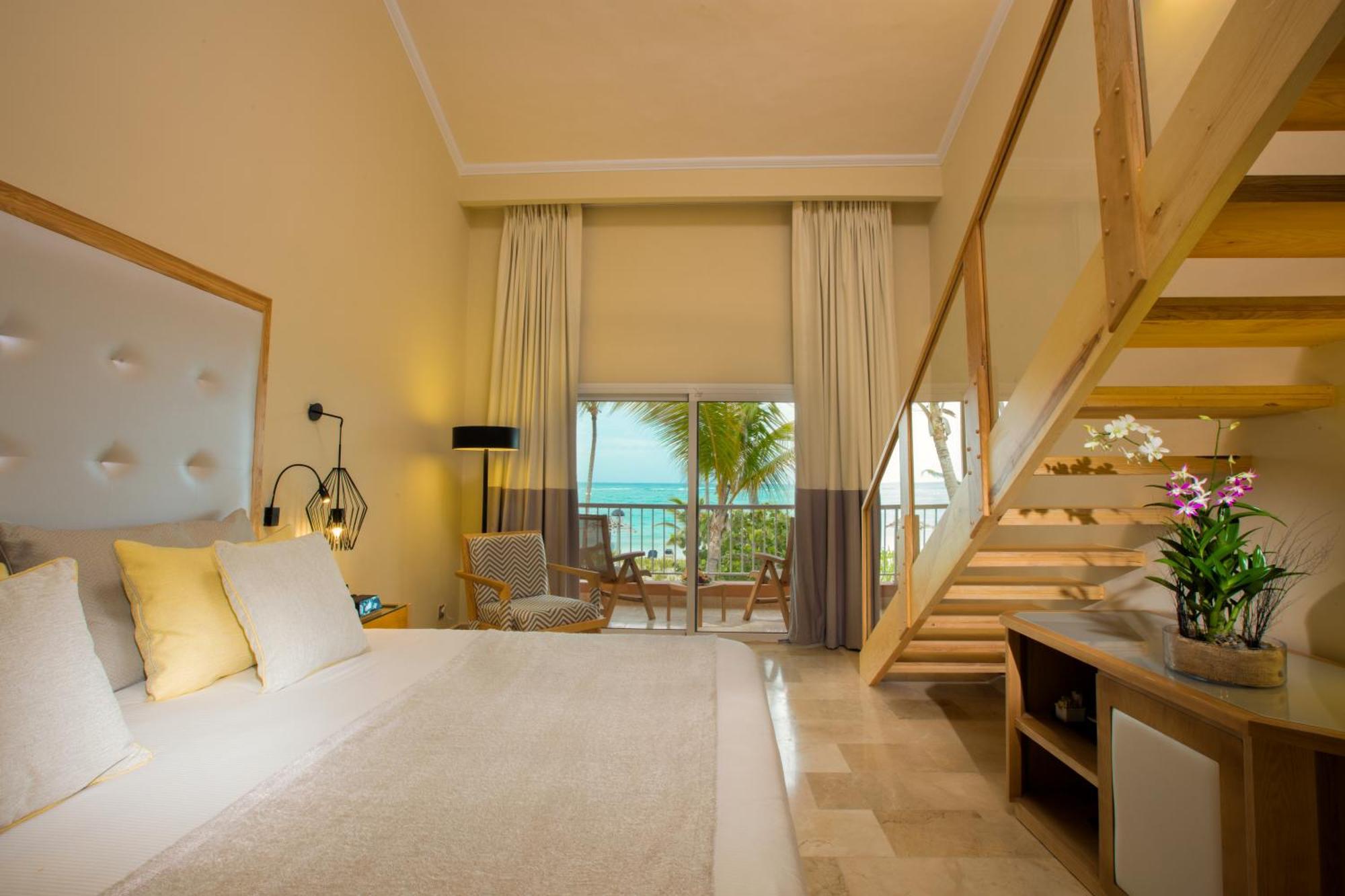 Loft Suite Beachside Panoramic Ocean View