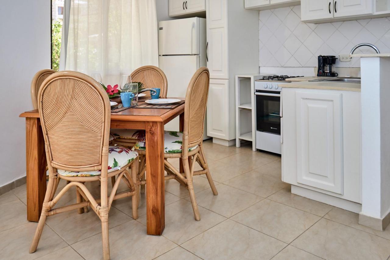 Moonstar Superior Beachfront Suite